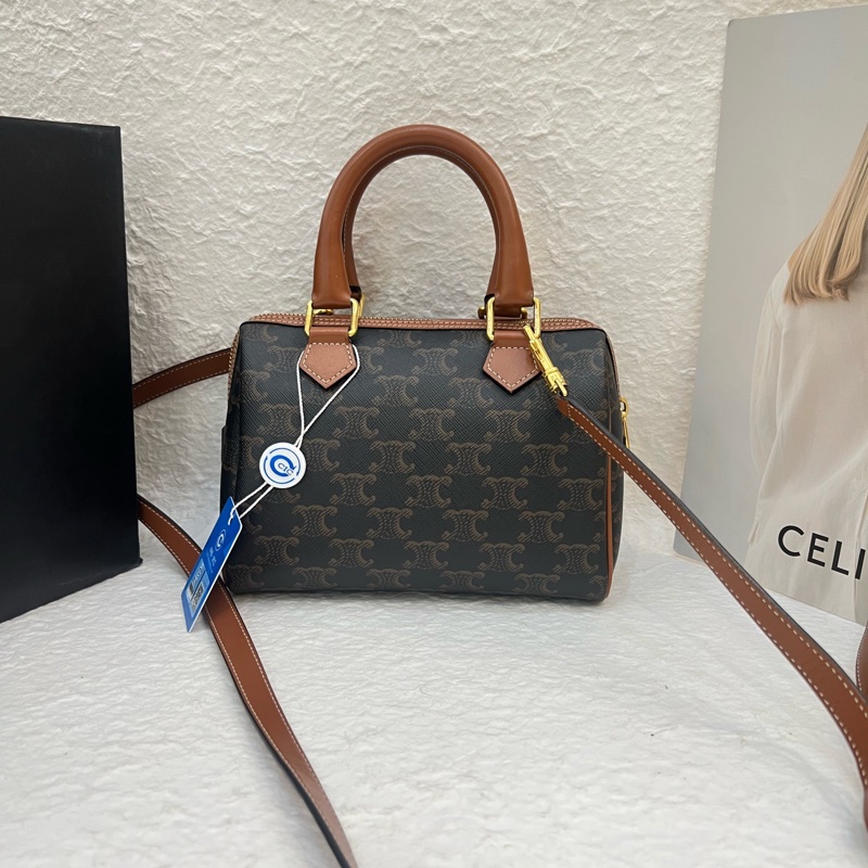 Celine 小號標誌印花牛皮革波士頓包 TriompheCanvas牛皮革包邊 約20 x 15.5 x 10.5釐米)-1