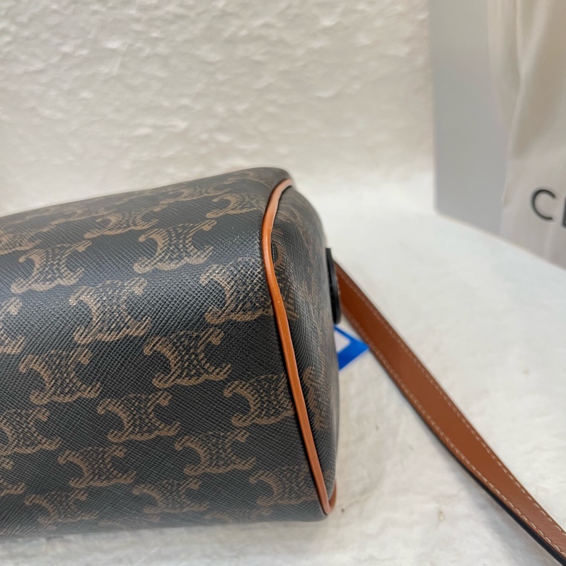 Celine 小號標誌印花牛皮革波士頓包 TriompheCanvas牛皮革包邊 約20 x 15.5 x 10.5釐米)-4