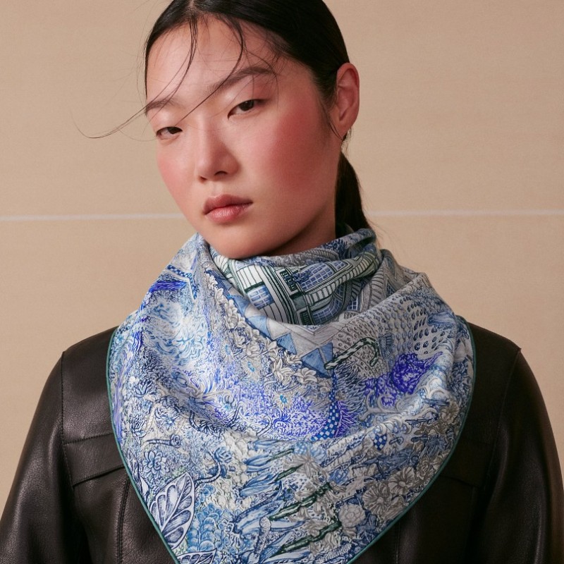 全新 HERMÈS 愛馬仕 Les Folies du Faubourg "翱翔福寶之夢" 90方巾-5