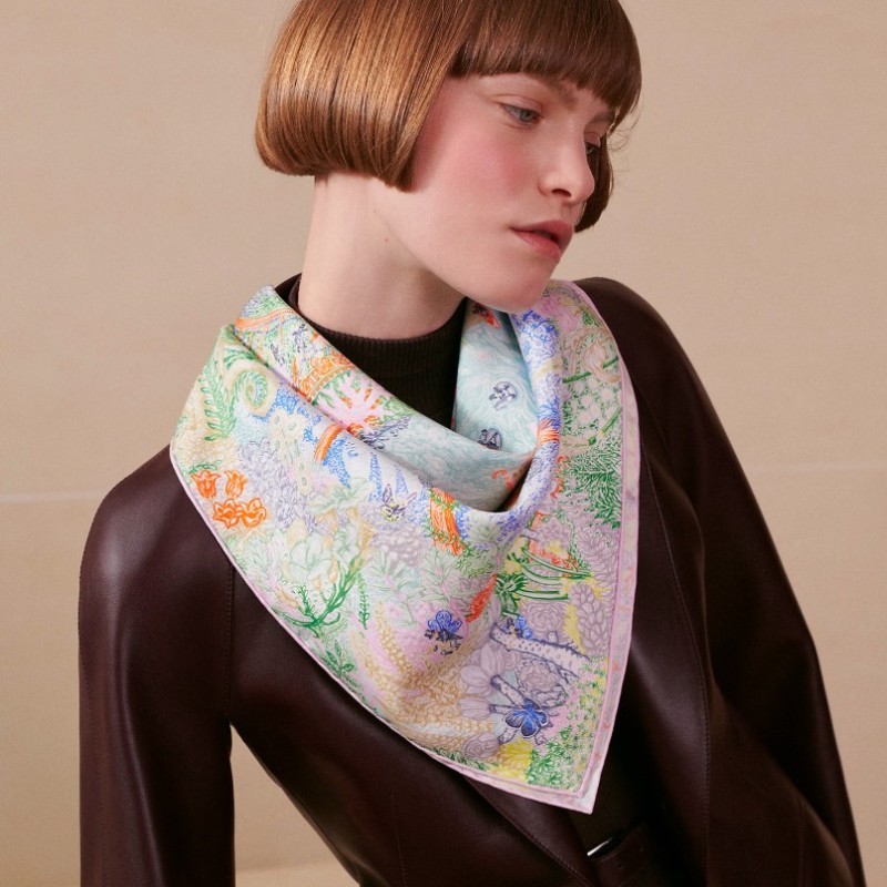全新 HERMÈS 愛馬仕 Les Folies du Faubourg "翱翔福寶之夢" 90方巾-7
