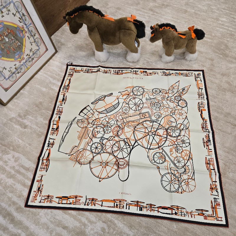 全新 HERMÈS 愛馬仕 Complication Equestre "馬術的錯綜複雜" 90方巾-0