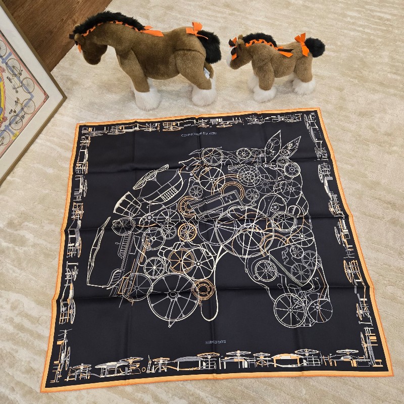 全新 HERMÈS 愛馬仕 Complication Equestre "馬術的錯綜複雜" 90方巾-1