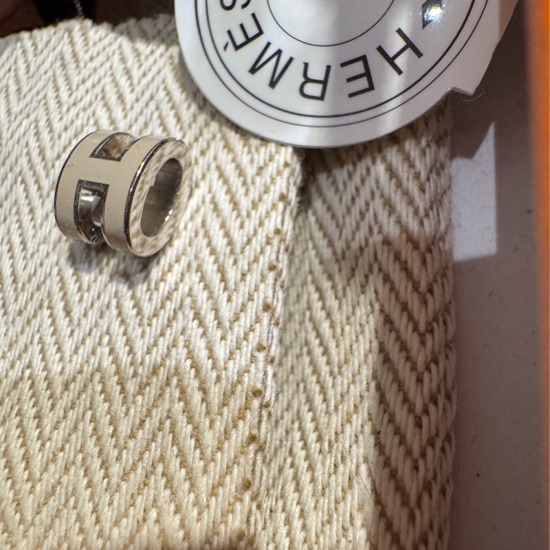 HERMES 全新愛馬仕 H耳環 奶茶色-4