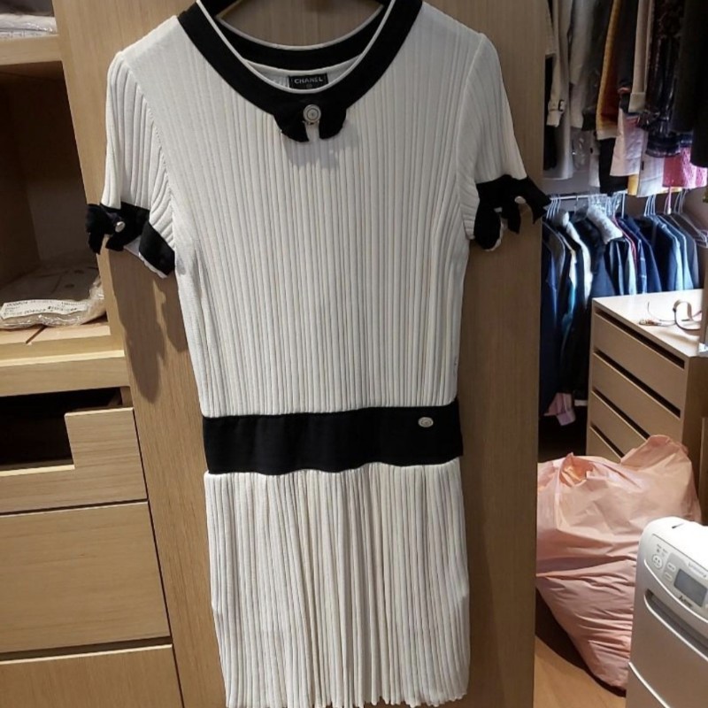 CHANEL限量款白色洋裝-0