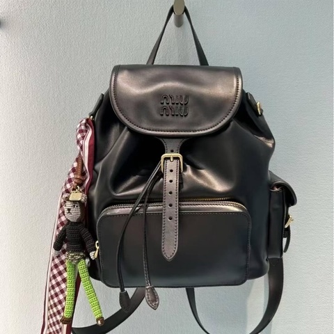 2025 新品 Miu Miu 皮革 雙肩包