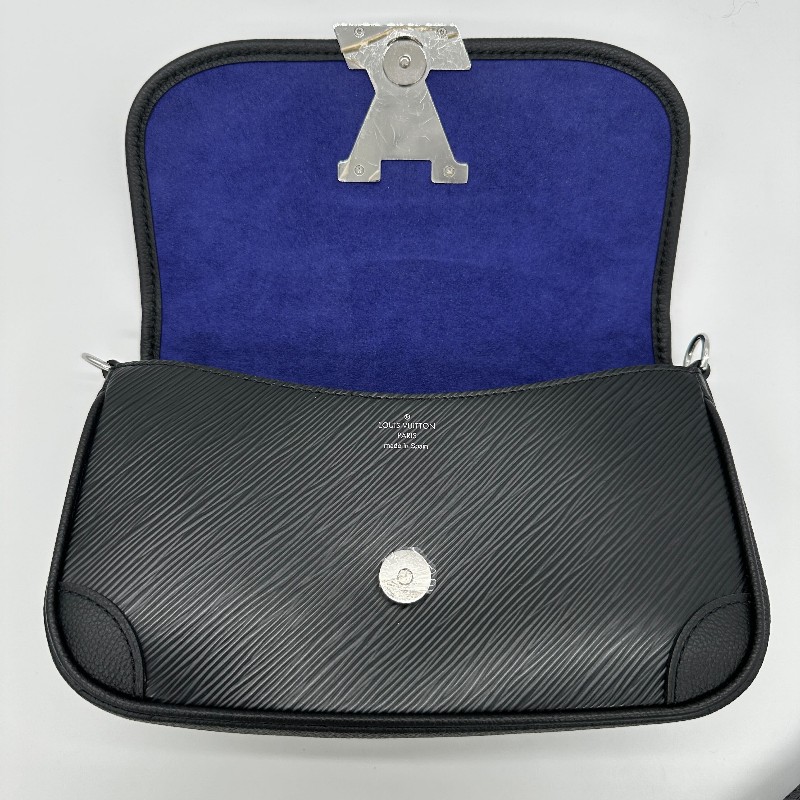 LV法棍包（黑）-5