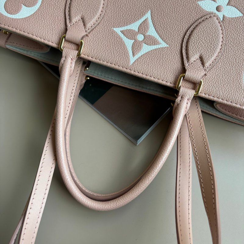 限定款 ::LOUIS VUITTON:: LV M46286 OnTheGo玫瑰粉色皮革奶油白壓紋手提肩背托特包MM-10