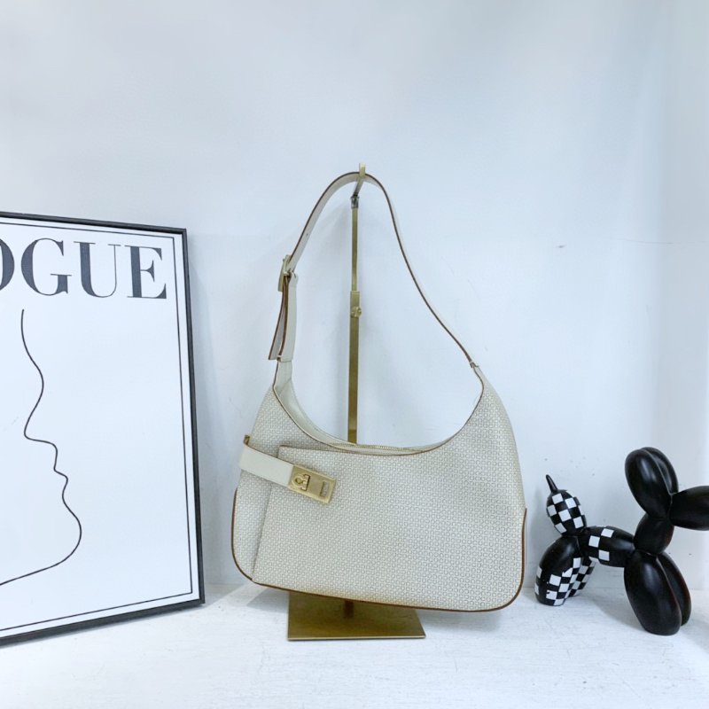 【FERRAGAMO】米色 Calfskin 牛皮 Hobo 腋下包 金扣設計-3