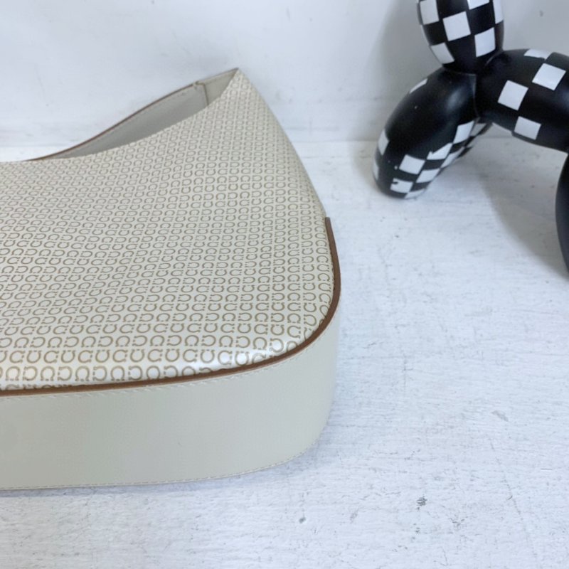 【FERRAGAMO】米色 Calfskin 牛皮 Hobo 腋下包 金扣設計-5