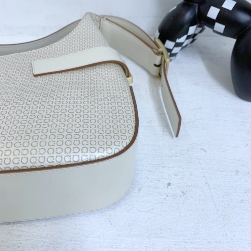 【FERRAGAMO】米色 Calfskin 牛皮 Hobo 腋下包 金扣設計-7