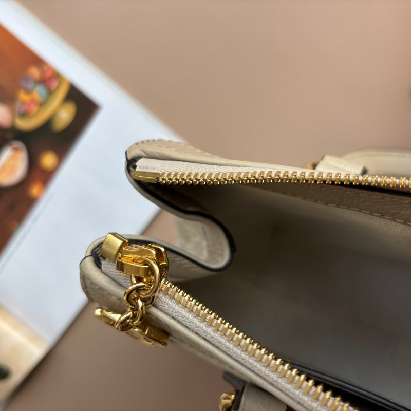 ::GUCCI:: 547551白色GG Supreme紅綠織帶手提兩用方包(小)-27