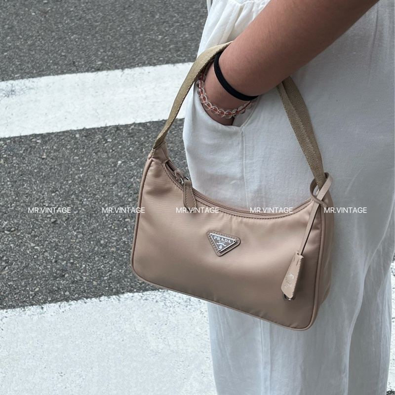 🏷️ Prada hobo 99 新-0