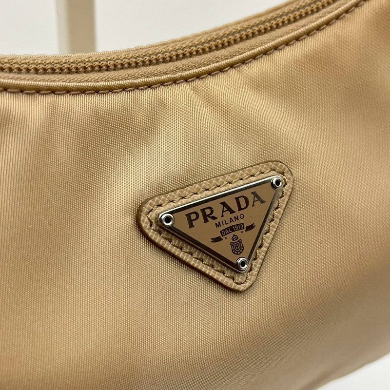 🏷️ Prada hobo 99 新-3