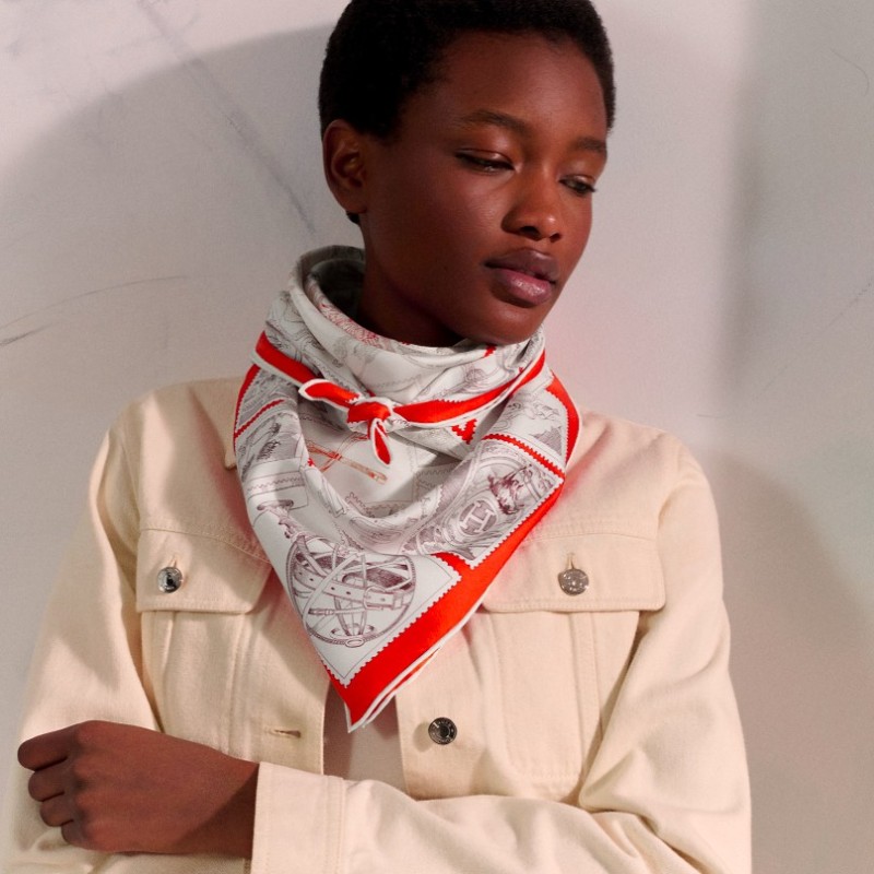 全新 HERMÈS 愛馬仕 Le Philateliste du Faubourg “福寶集郵者” 90方巾-9