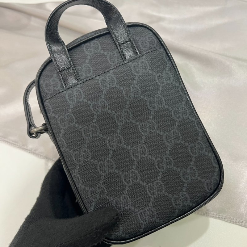 GUCCI 黑老花手機包-2