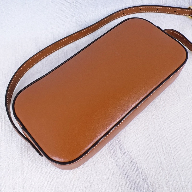 99新Celine Cuir焦糖色浮雕logo小牛皮腋下包，牛奶盒造型很可愛-11