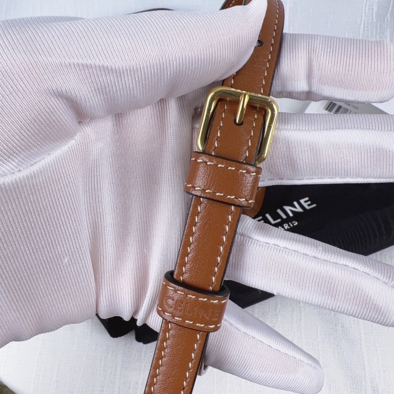 99新Celine Cuir焦糖色浮雕logo小牛皮腋下包，牛奶盒造型很可愛-13