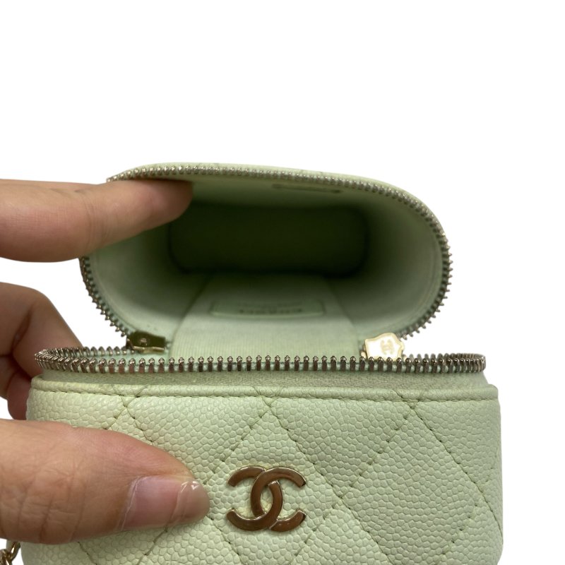 【CHANEL】薄荷綠 Caviar 魚子醬皮革 金扣 鏈條手機包 Chain Shoulder Bag（二手）-13