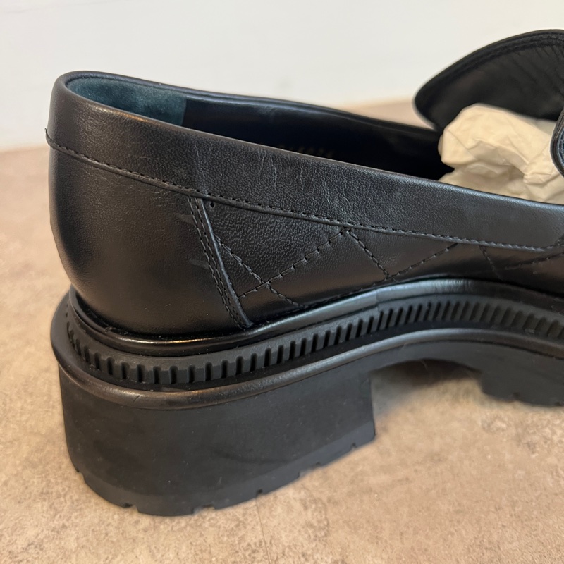 Chanel  35碼 黑牛皮菱格紋金Logo厚底樂福鞋-5