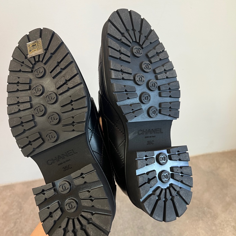 Chanel  35碼 黑牛皮菱格紋金Logo厚底樂福鞋-15