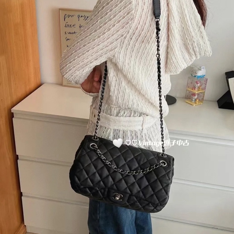 🤩實用性選手🥳Chanel黑銀軟泡芙鏈條斜挎單肩包-1