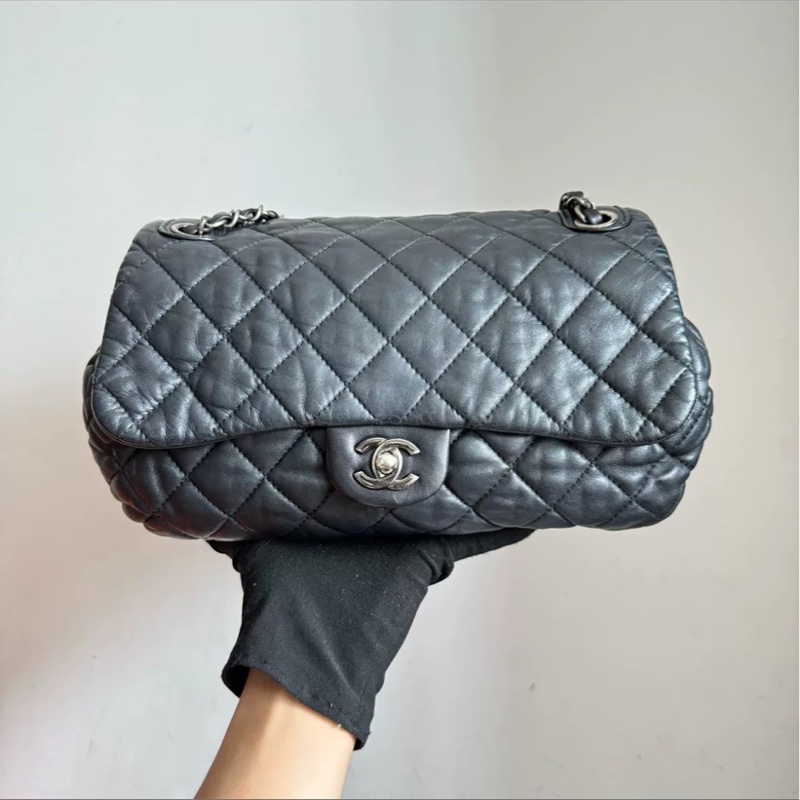 🤩實用性選手🥳Chanel黑銀軟泡芙鏈條斜挎單肩包-4