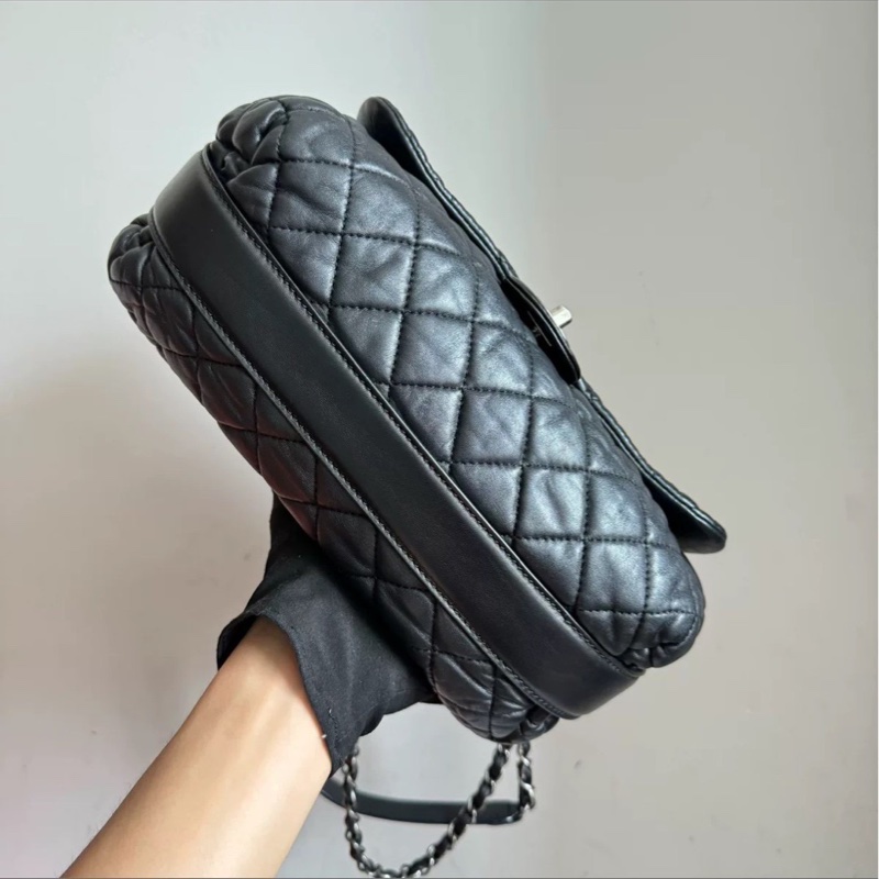 🤩實用性選手🥳Chanel黑銀軟泡芙鏈條斜挎單肩包-6