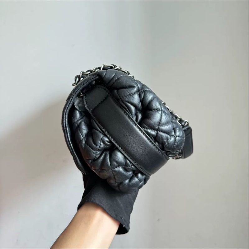 🤩實用性選手🥳Chanel黑銀軟泡芙鏈條斜挎單肩包-8