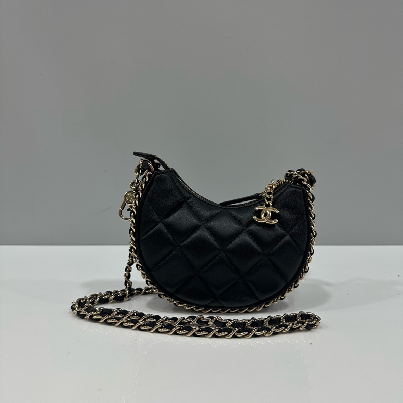 Chanel ap3232 黑色羊皮雙C鏈條斜背包 月牙包mini-1