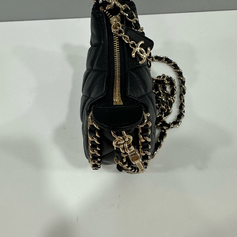 Chanel ap3232 黑色羊皮雙C鏈條斜背包 月牙包mini-5