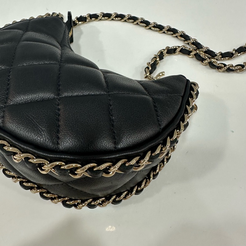 Chanel ap3232 黑色羊皮雙C鏈條斜背包 月牙包mini-13