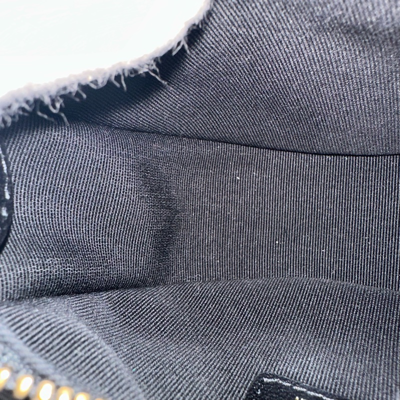 Chanel ap3232 黑色羊皮雙C鏈條斜背包 月牙包mini-22