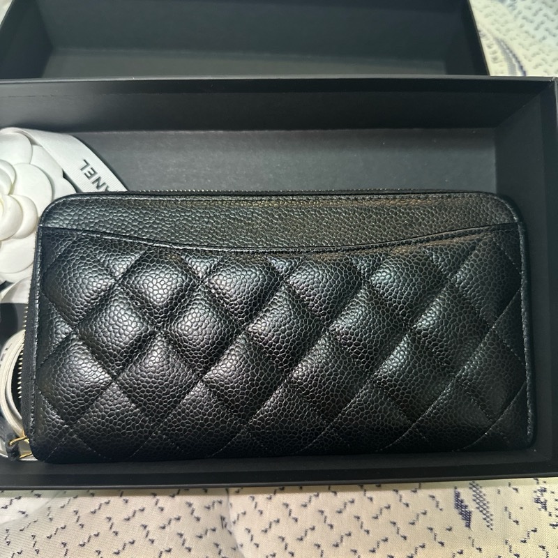 近全新Chanel 黑金 粒紋小牛皮 拉鏈長夾 晶片款-1