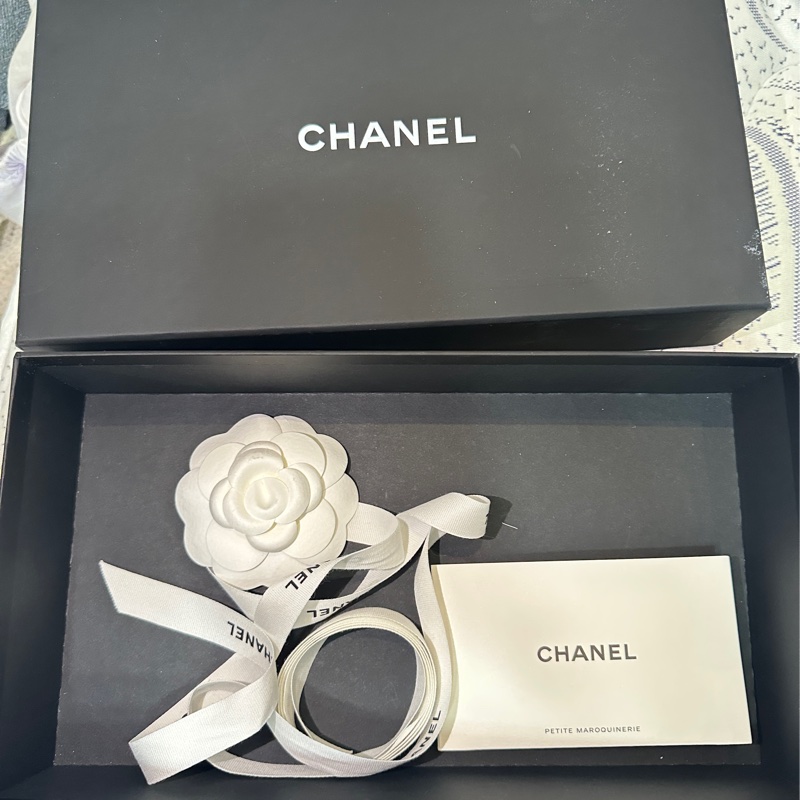 近全新Chanel 黑金 粒紋小牛皮 拉鏈長夾 晶片款-5