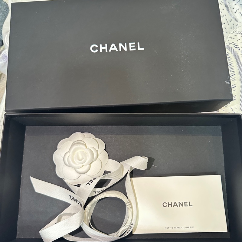 近全新Chanel 黑金 粒紋小牛皮 拉鏈長夾 晶片款-12