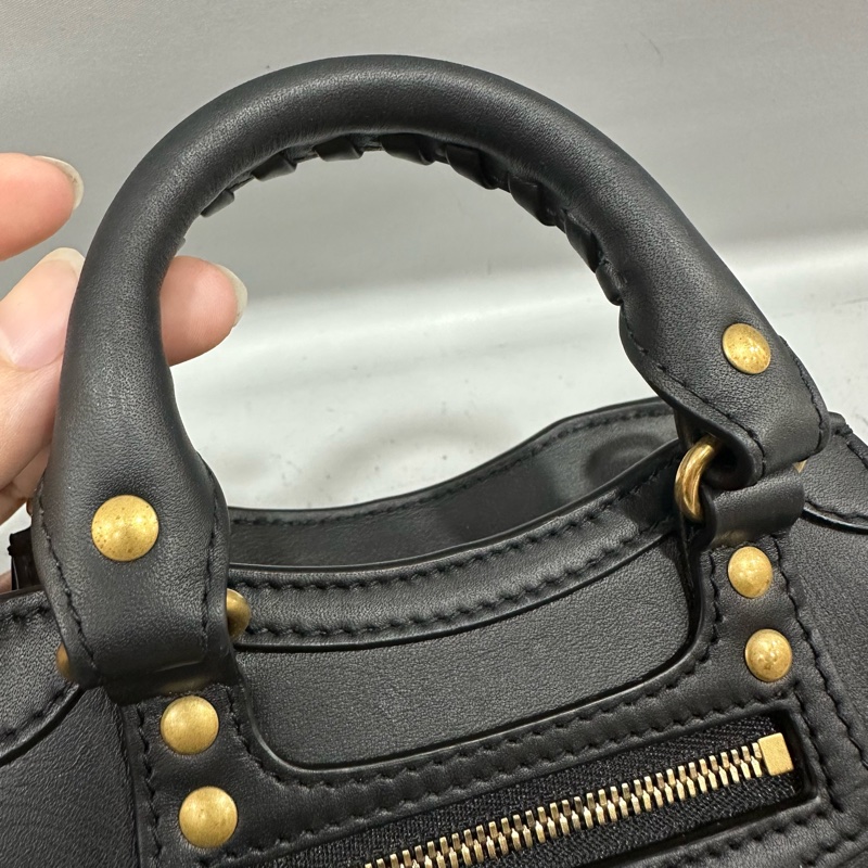 balenciaga 638527黑皮金釦迷你機車包 小廢包-20