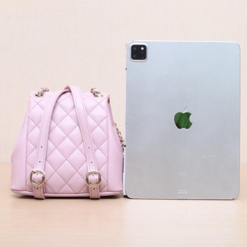 CHANEL(香奈兒) 23P Duma 抽繩口蓋雙肩包 雙口袋 小號 18cm 紫色 荔枝 晶片開 淺金扣-2