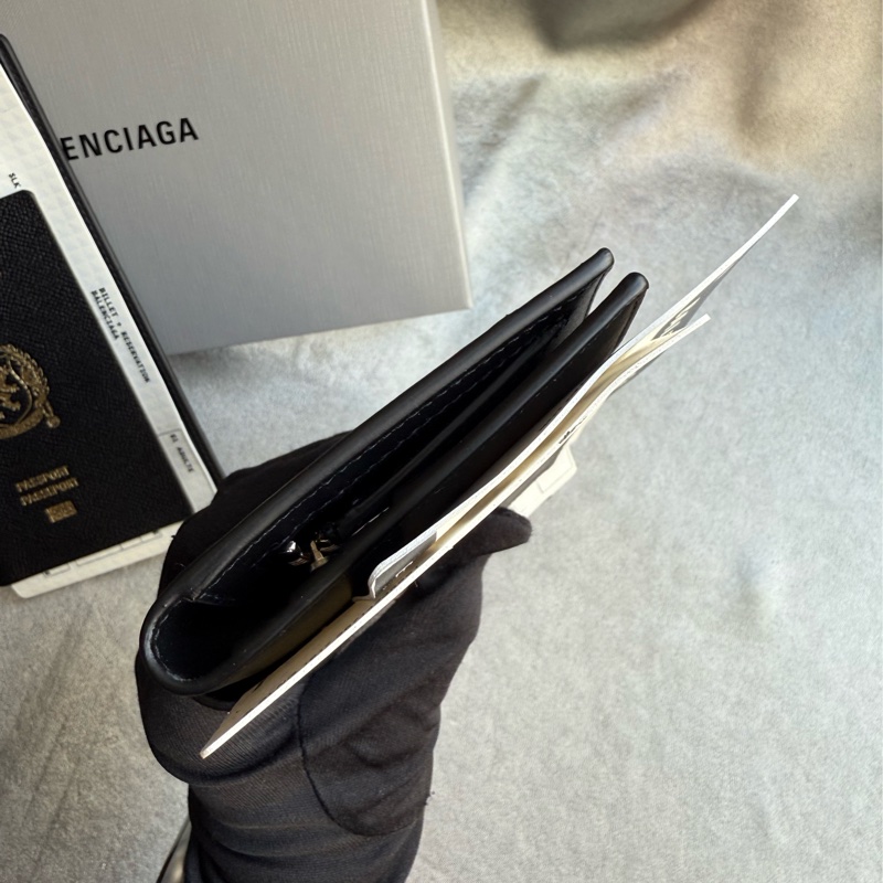BALENCIAGA 護照及雙機票造型牛皮對開二折長夾(黑色)-4