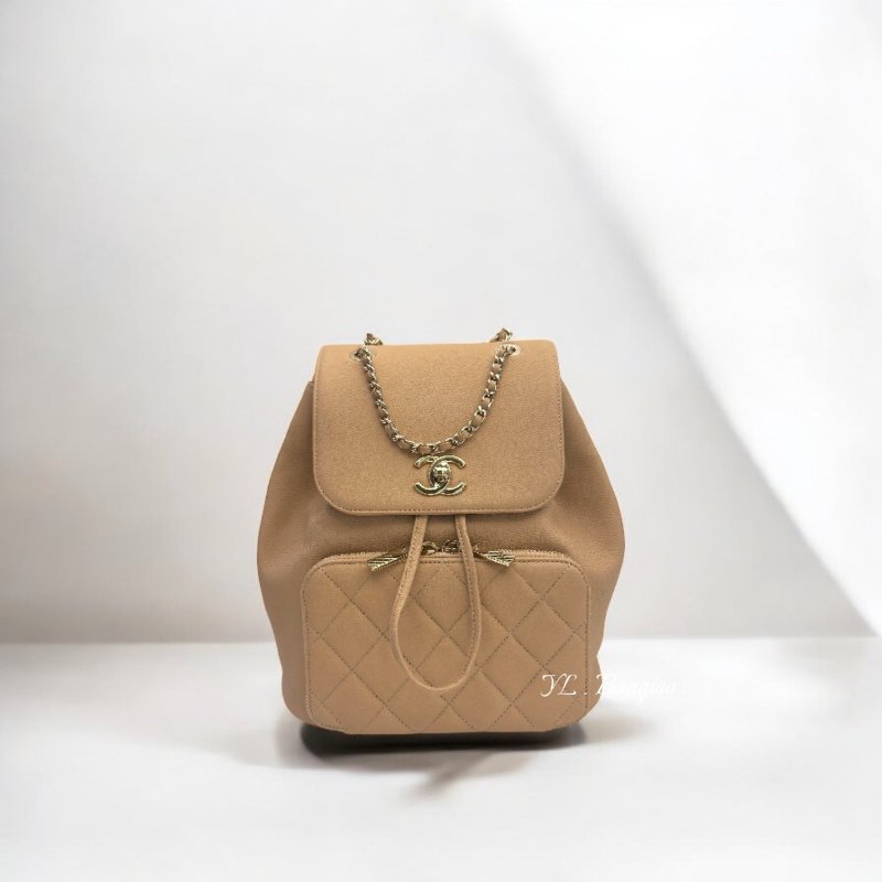 CHANEL 奶茶色荔枝牛皮金釦後背包-0