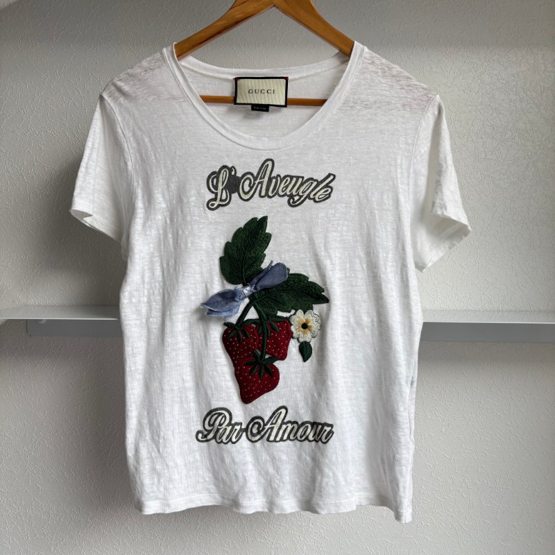 ::GUCCI:: 立體草莓圖樣刺繡 白色短袖上衣-0