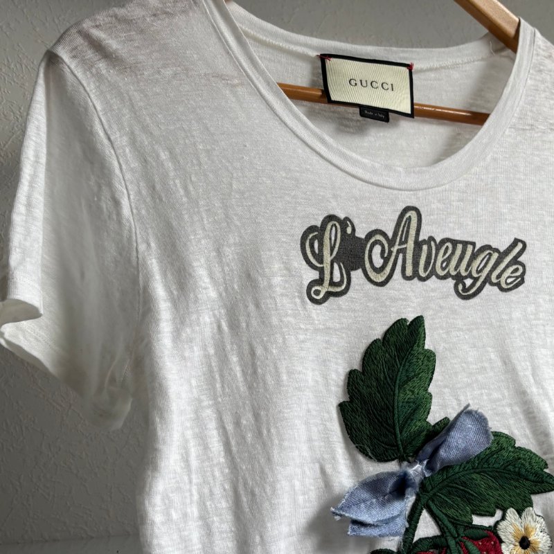 ::GUCCI:: 立體草莓圖樣刺繡 白色短袖上衣-11