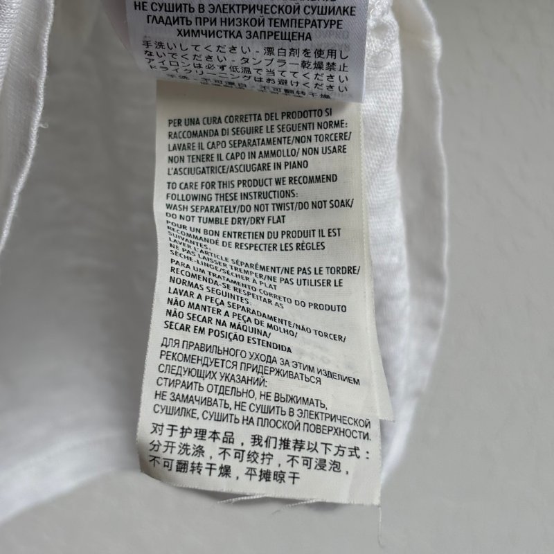 ::GUCCI:: 立體草莓圖樣刺繡 白色短袖上衣-15
