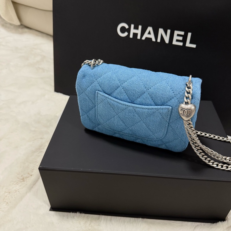 (全新 full set) Chanel 牛仔 mini flap bag 心型銀球-1