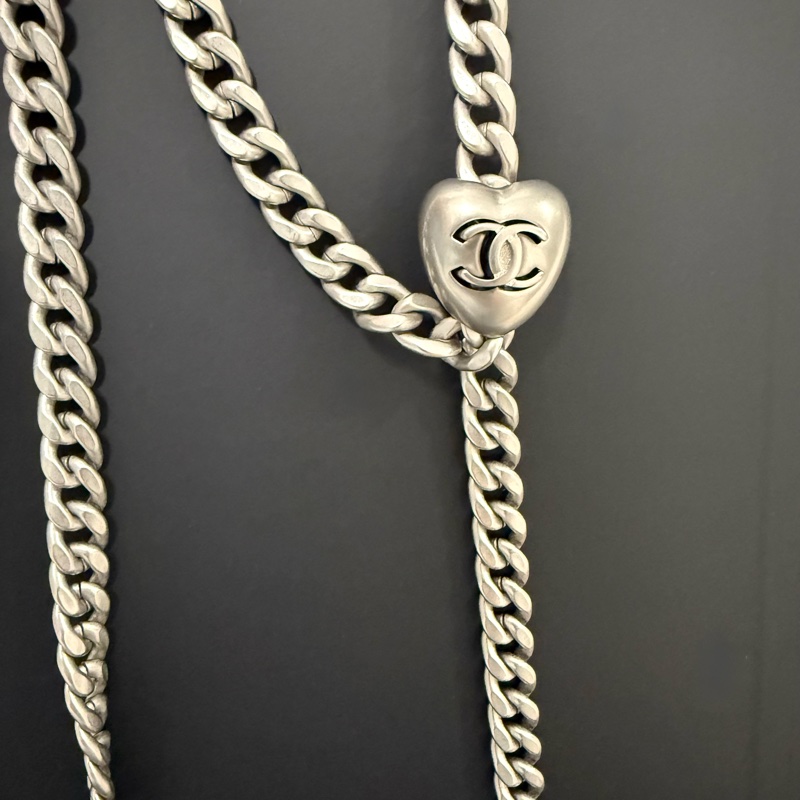 (全新 full set) Chanel 牛仔 mini flap bag 心型銀球-4