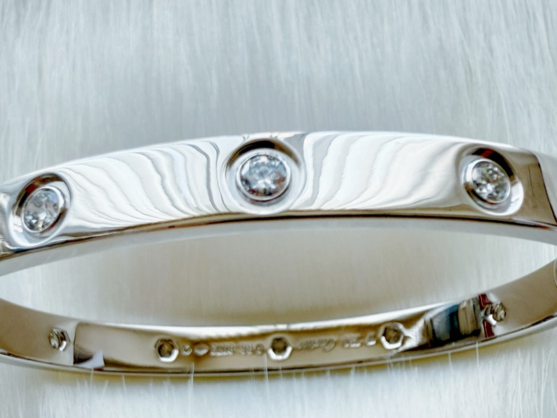 ［5.6折］Cartier Love 白金鑽石手環 10顆鑽 珍藏款 Size17-3