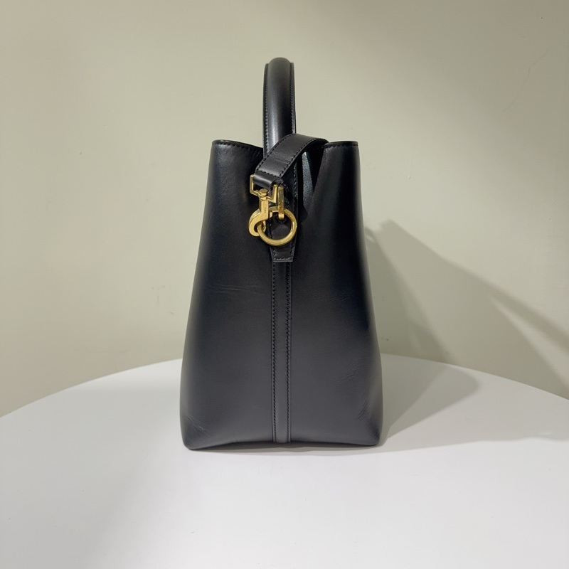 Ysl 黑色牛皮水桶包-1