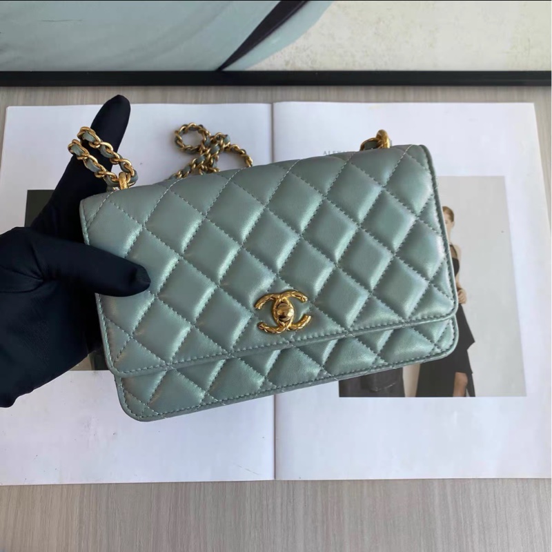CHANEL 人魚姬藍綠色 WOC 發財包-2