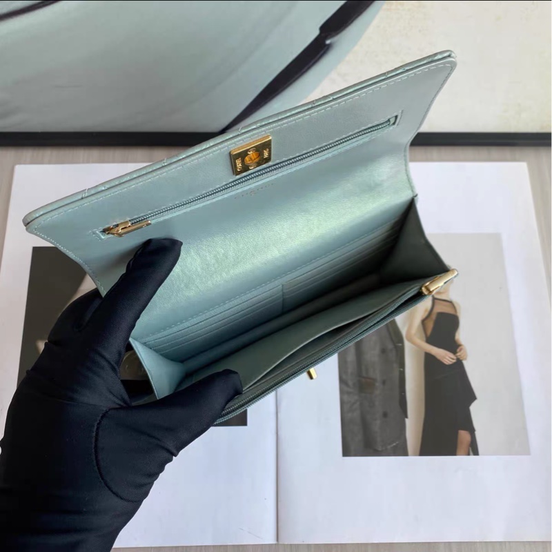 CHANEL 人魚姬藍綠色 WOC 發財包-7