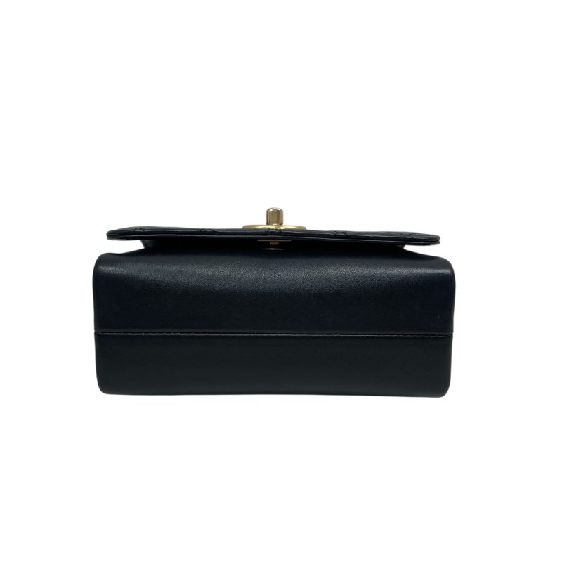 【CHANEL】黑色 Lambskin 金扣 2 Way 珍珠寶石金鏈翻蓋包 Chain Shoulder（二手）-12