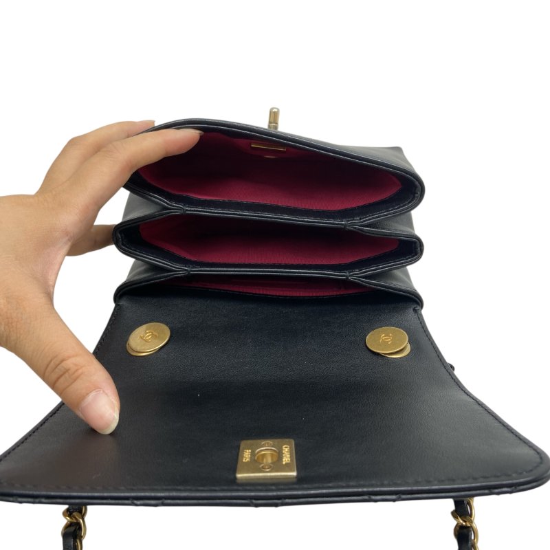 【CHANEL】黑色 Lambskin 金扣 2 Way 珍珠寶石金鏈翻蓋包 Chain Shoulder（二手）-13